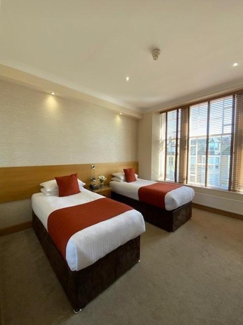 Victoria Hotel Kirkcaldy Exterior foto